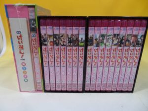 「けいおん！」のブルーレイ他、アニメDVD約80点、他アニメ画集約50点をお譲り頂きました。