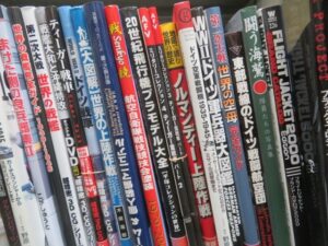 [ティーガー戦車やドイツ空軍1935-1945]等、戦記関連本を約1800冊お譲り頂きました。