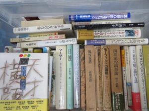 音楽関連書籍を中心に約600冊