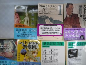 幻想文庫本等を約400冊